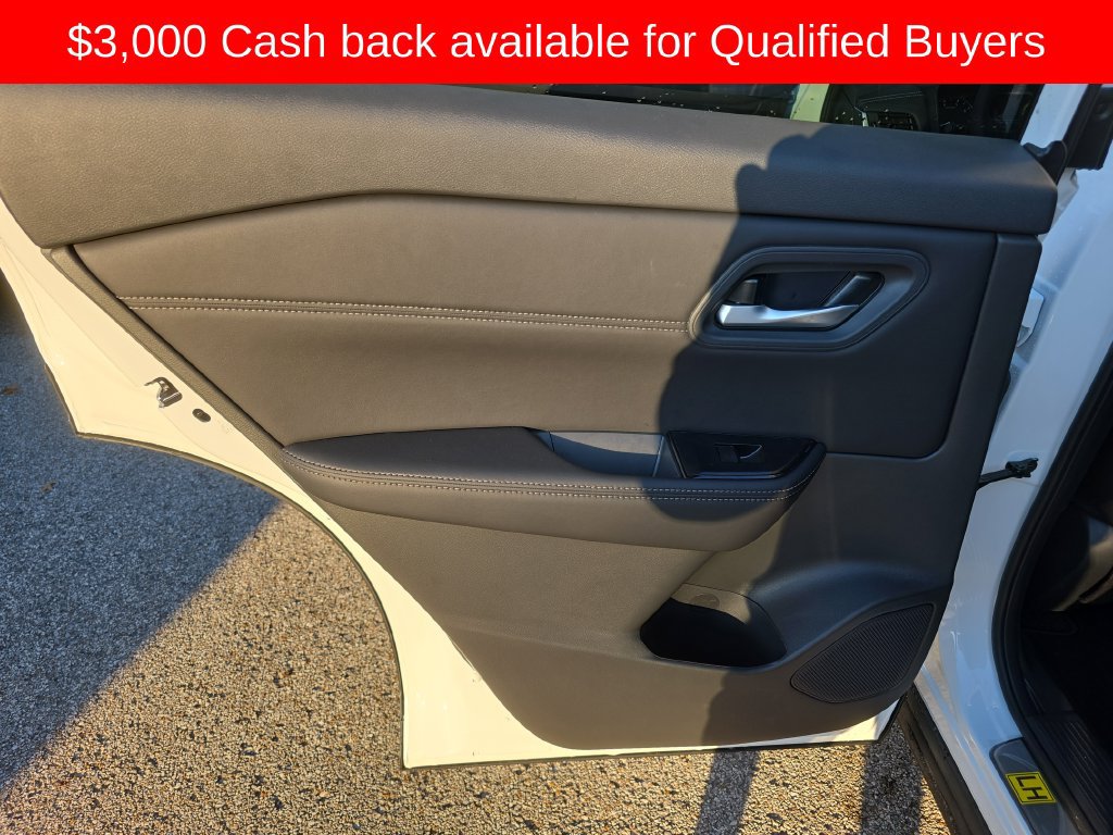 New 2027 Nissan Rogue Dark Armor FWD image 39
