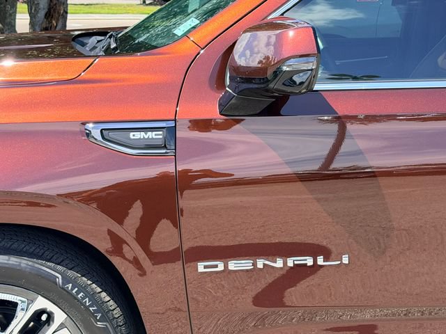 Used 2023 GMC Yukon Denali Ultimate AWD/4WD image 10