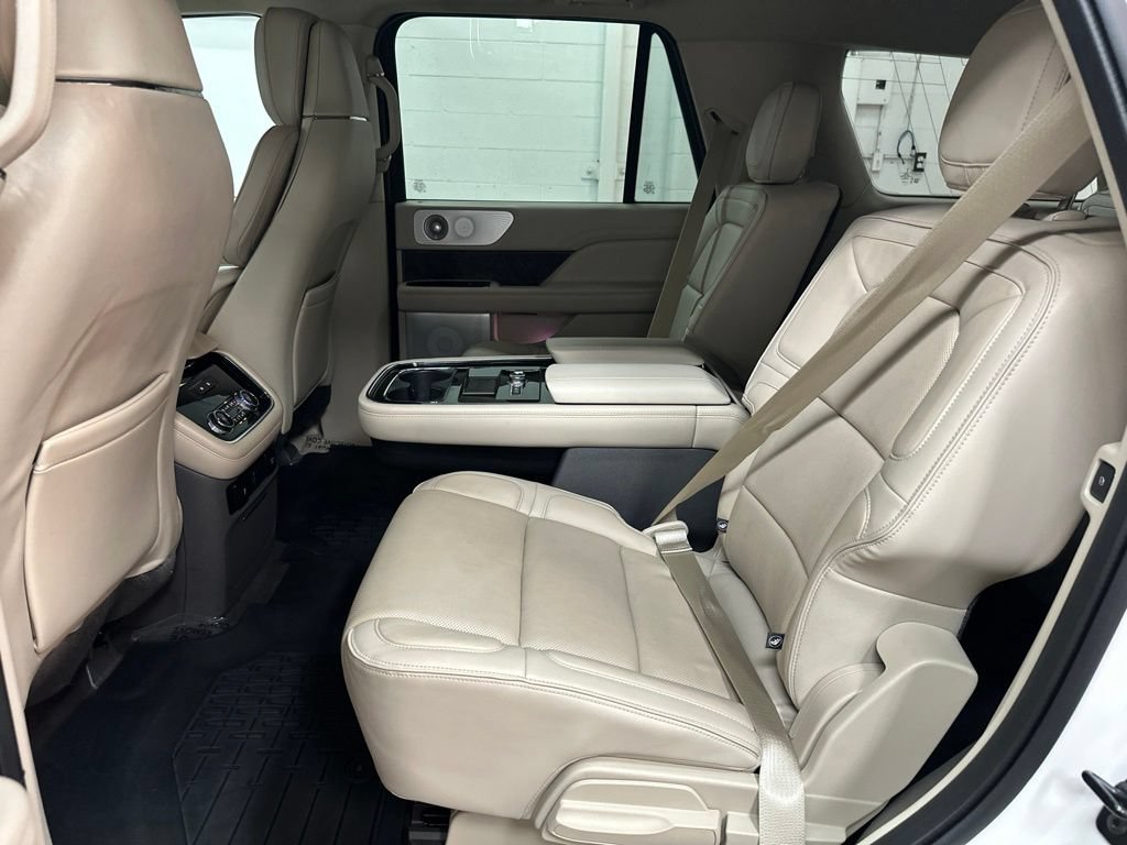 Used 2019 Lincoln Navigator Reserve AWD/4WD image 21