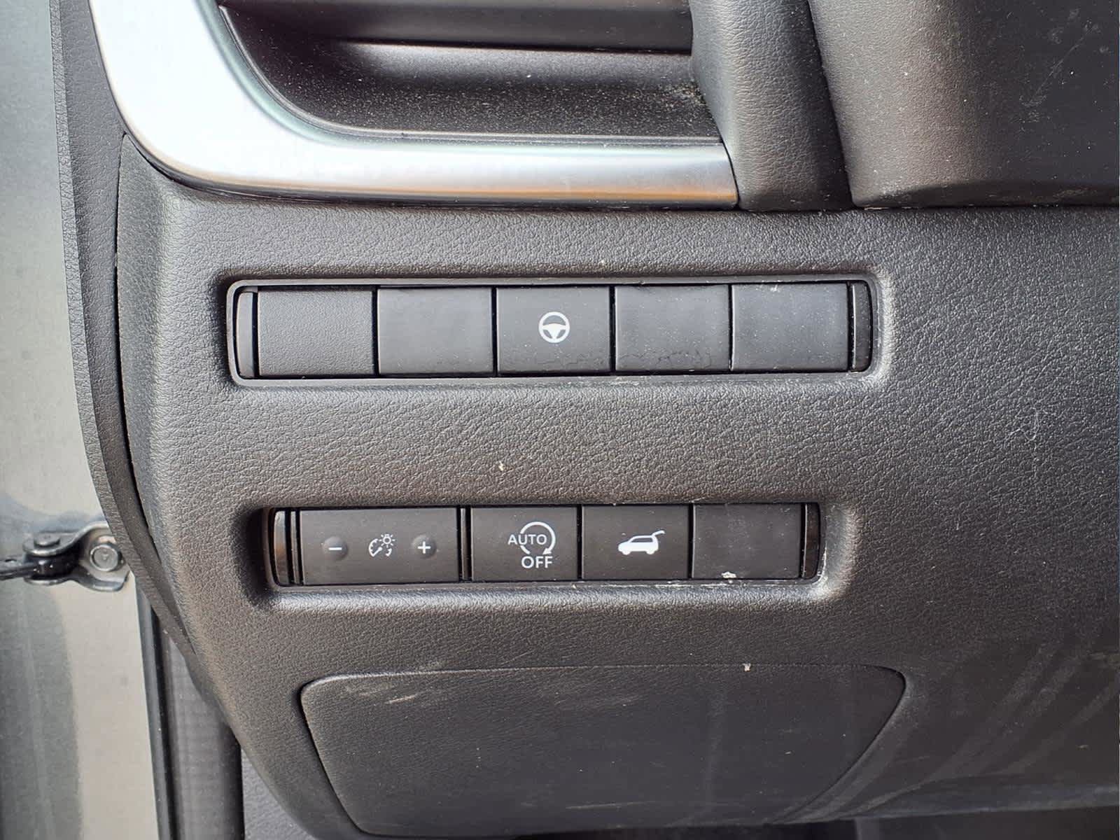 Used 2024 Nissan Rogue SV FWD image 14