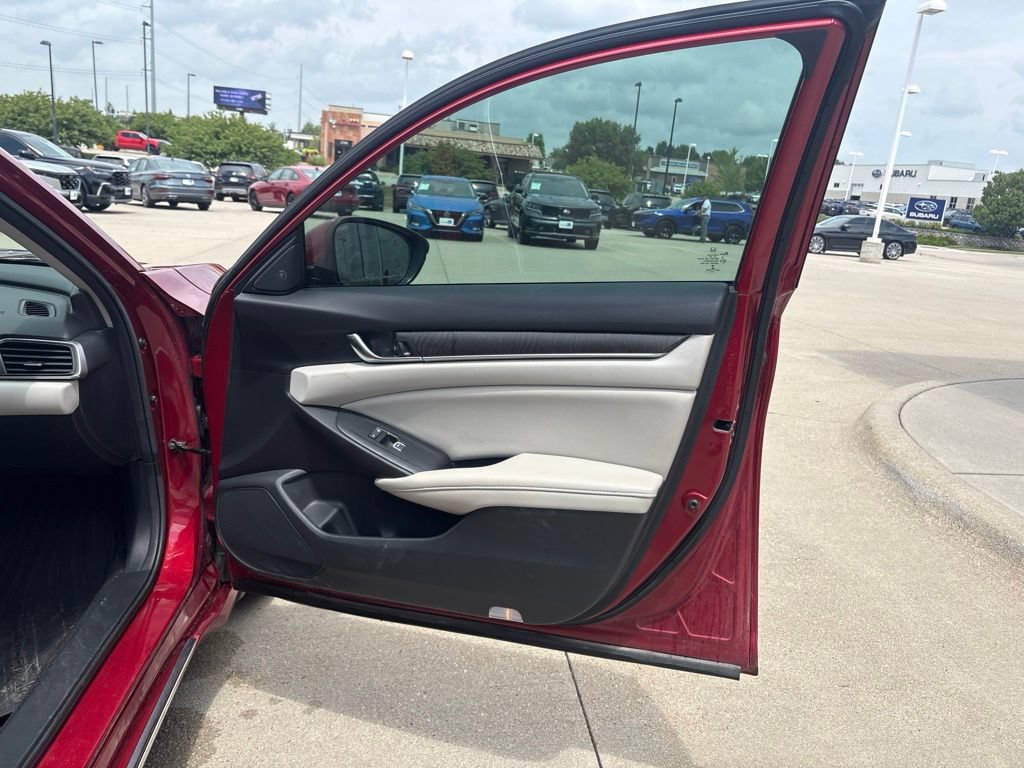 Used 2020 Honda Accord Touring image 26