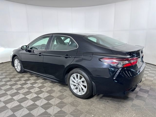 Used 2024 Toyota Camry SE image 5