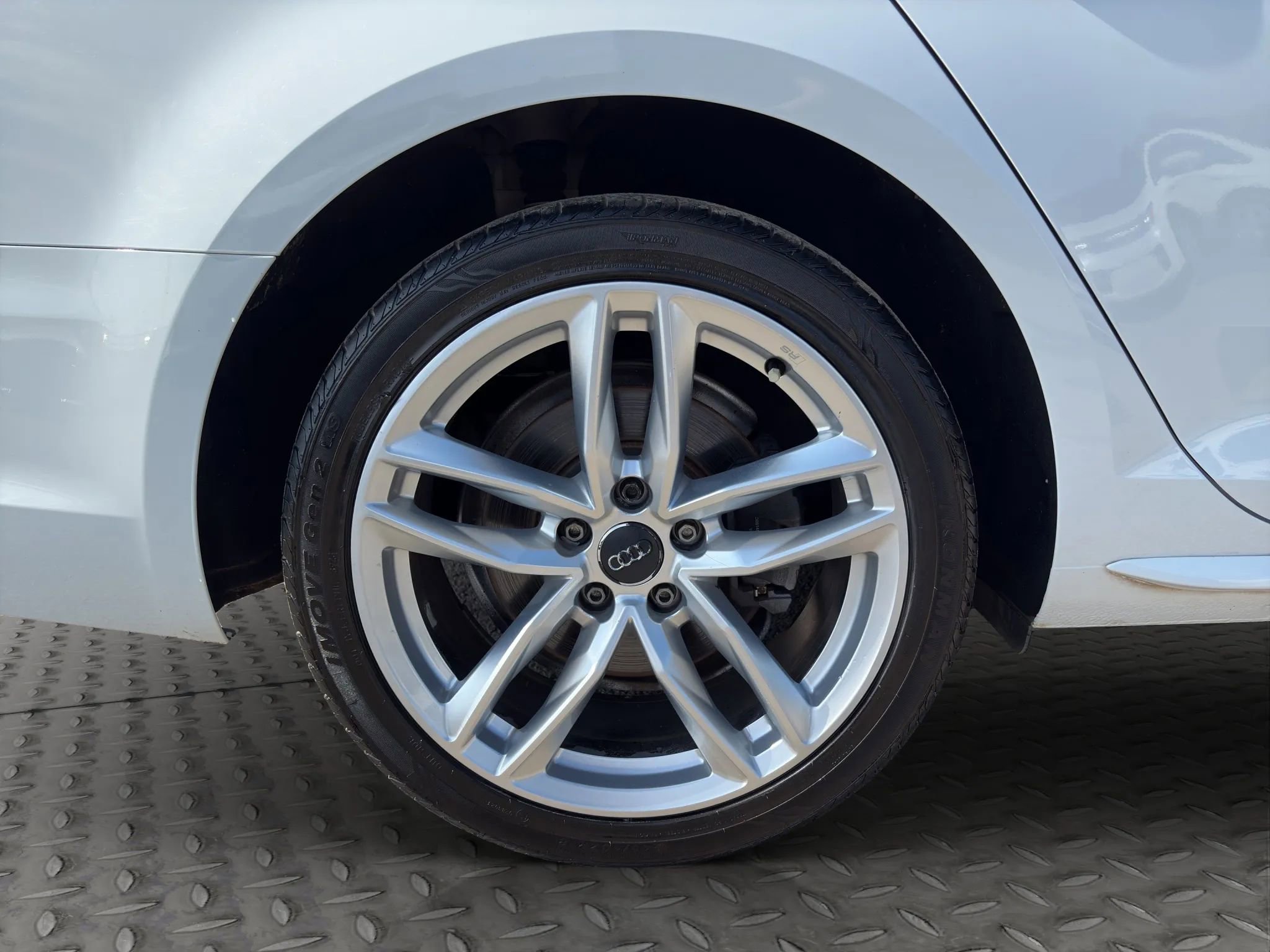 Used 2017 Audi A4 2.0T Ultra Premium w/ Convenience Package FWD image 27