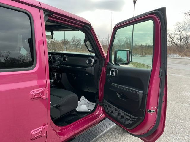 Used 2021 Jeep Wrangler Unlimited Sahara image 22