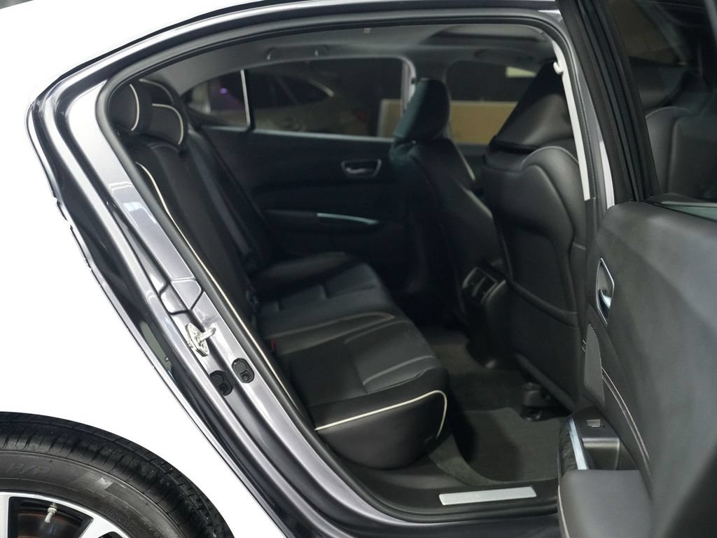Used 2018 Acura TLX w/ Technology Package FWD image 33