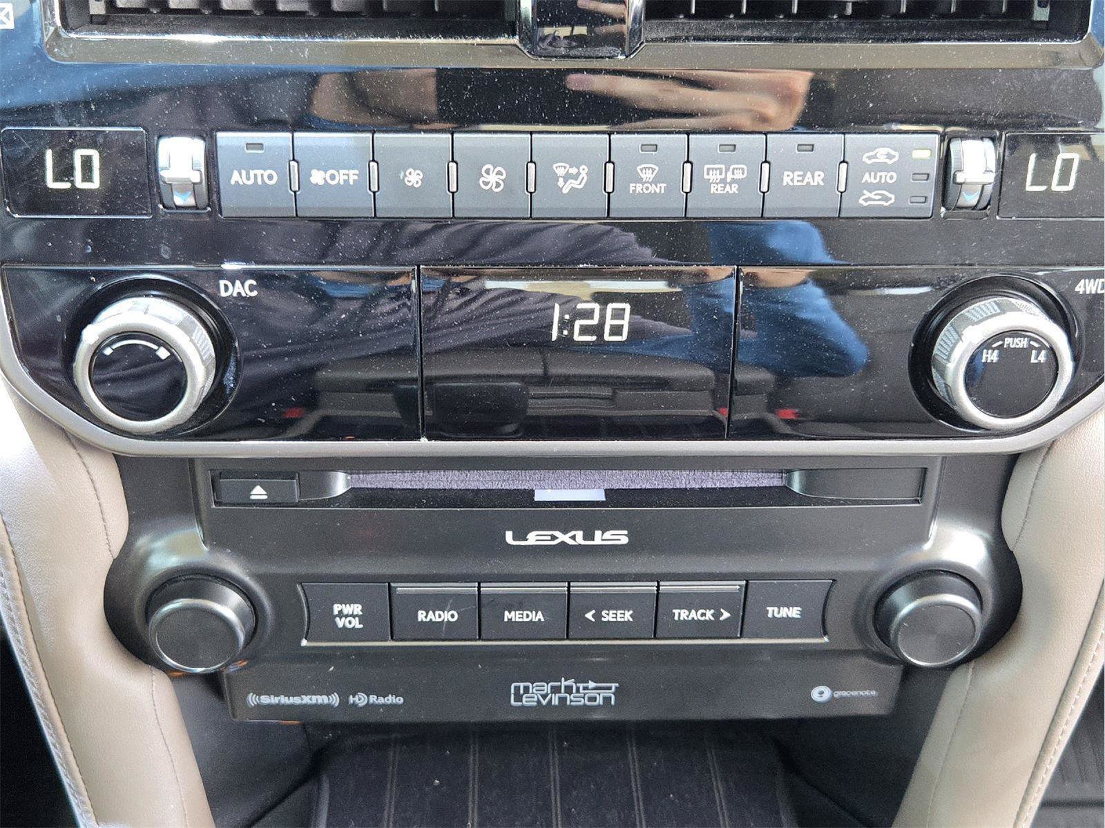 Used 2023 Lexus GX 460 Premium AWD/4WD image 16