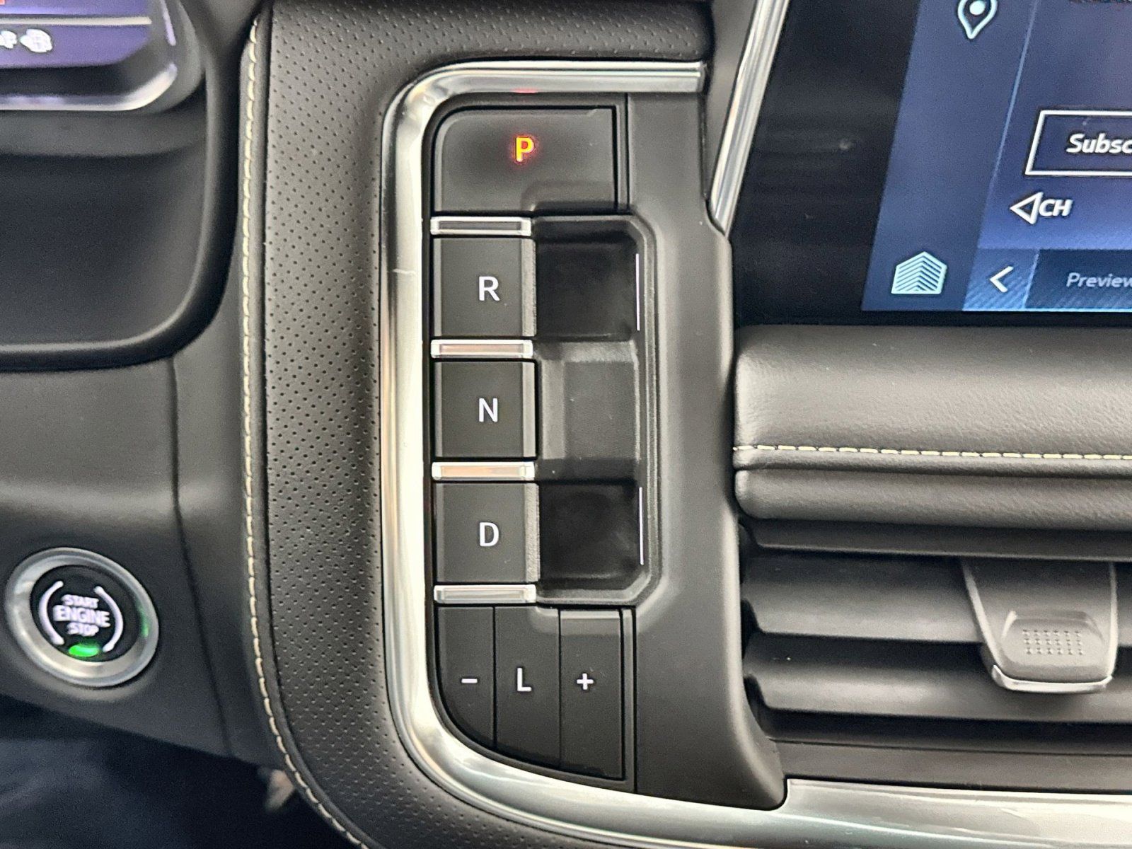 Used 2023 Chevrolet Suburban Premier image 22