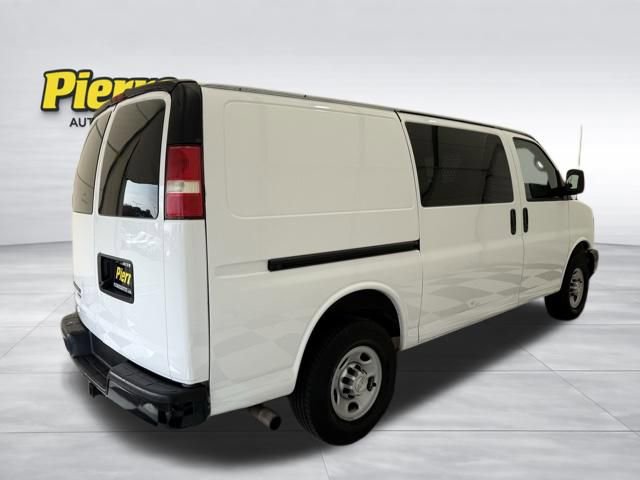 Used 2015 Chevrolet Express 2500 image 5