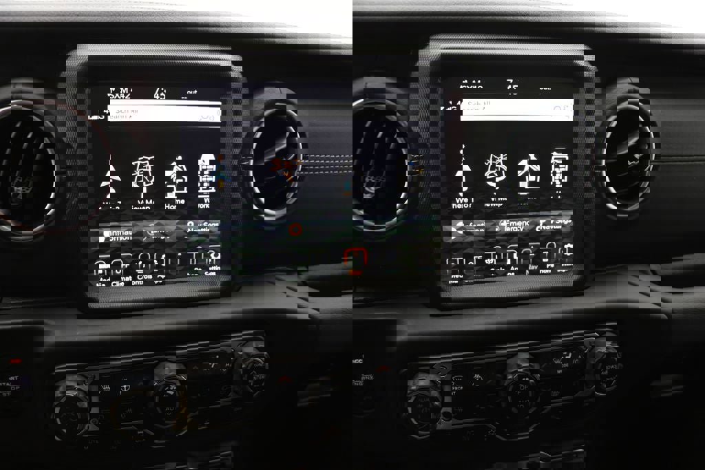 Used 2023 Jeep Wrangler Unlimited Sahara w/ Cold Weather Group AWD/4WD image 20