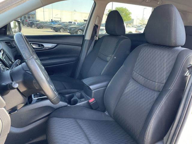 Used 2019 Nissan Rogue SV image 25