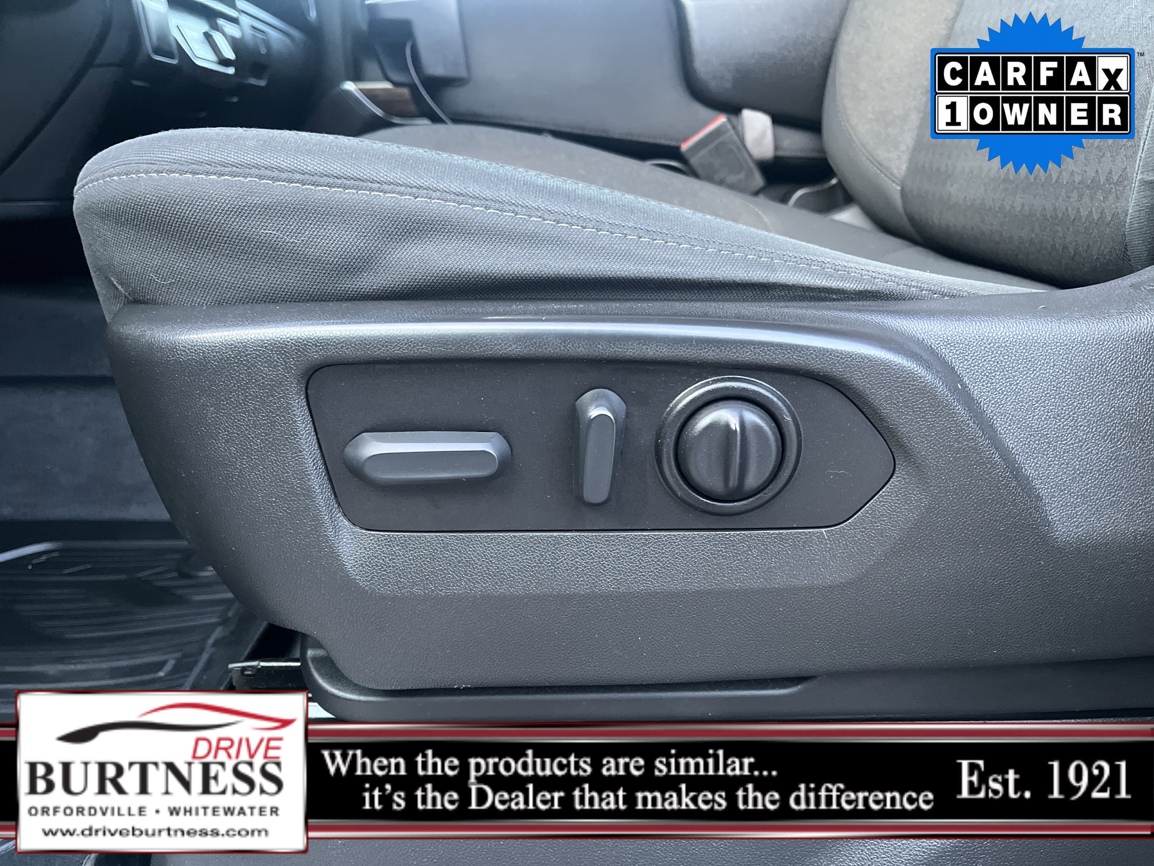 Used 2022 GMC Sierra 1500 SLE image 2