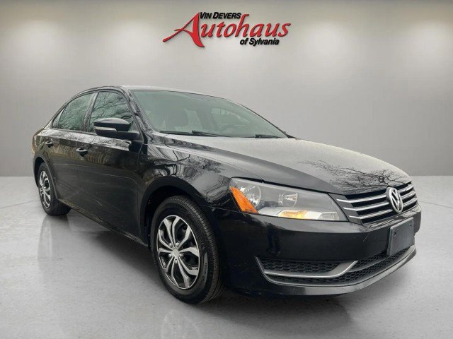 Used 2015 Volkswagen Passat 1.8T S image 1