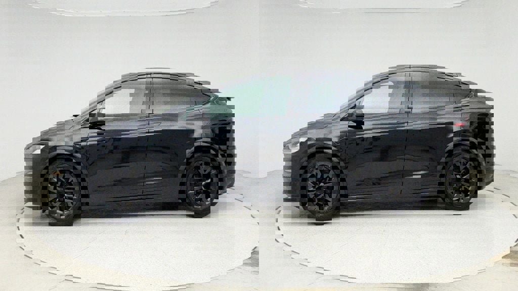 Used 2024 Tesla Model X image 8