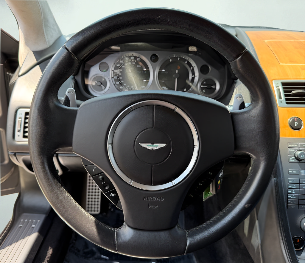 Used 2006 Aston Martin DB9 Volante RWD image 34
