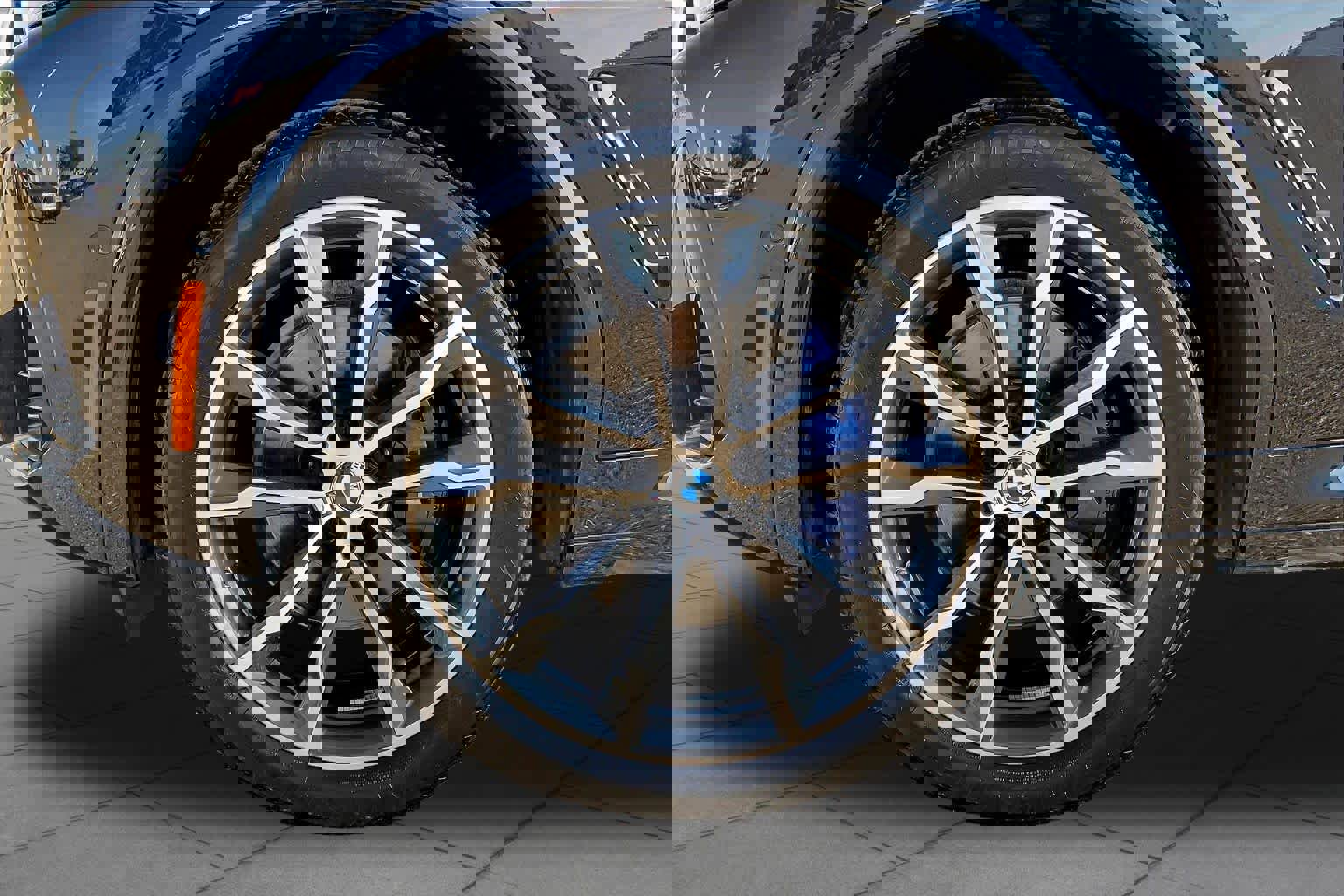 Used 2023 BMW X4 M40i w/ Parking Assistance Package AWD/4WD image 11