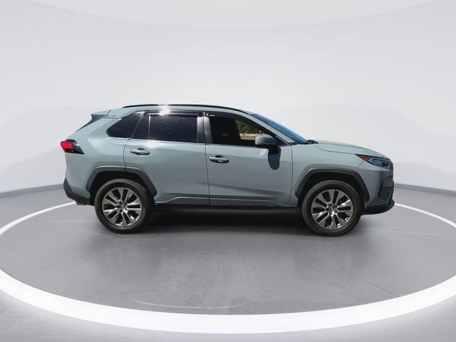 Used 2019 Toyota RAV4 XLE Premium FWD image 13