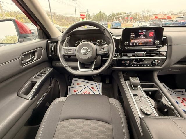 Certified 2024 Nissan Pathfinder SV w/ Black Appearance Package image 23