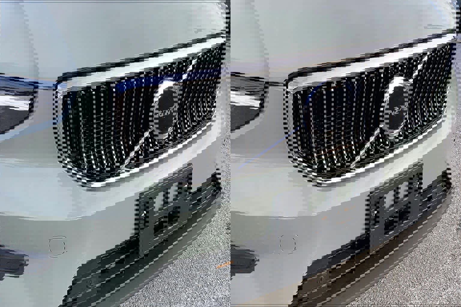 Used 2025 Volvo XC40 B5 Core w/ Protection Package Premier image 31