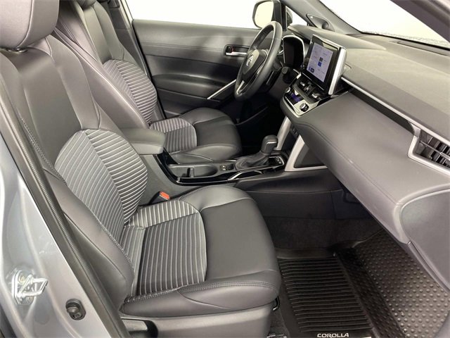Used 2024 Toyota Corolla Cross XSE image 11