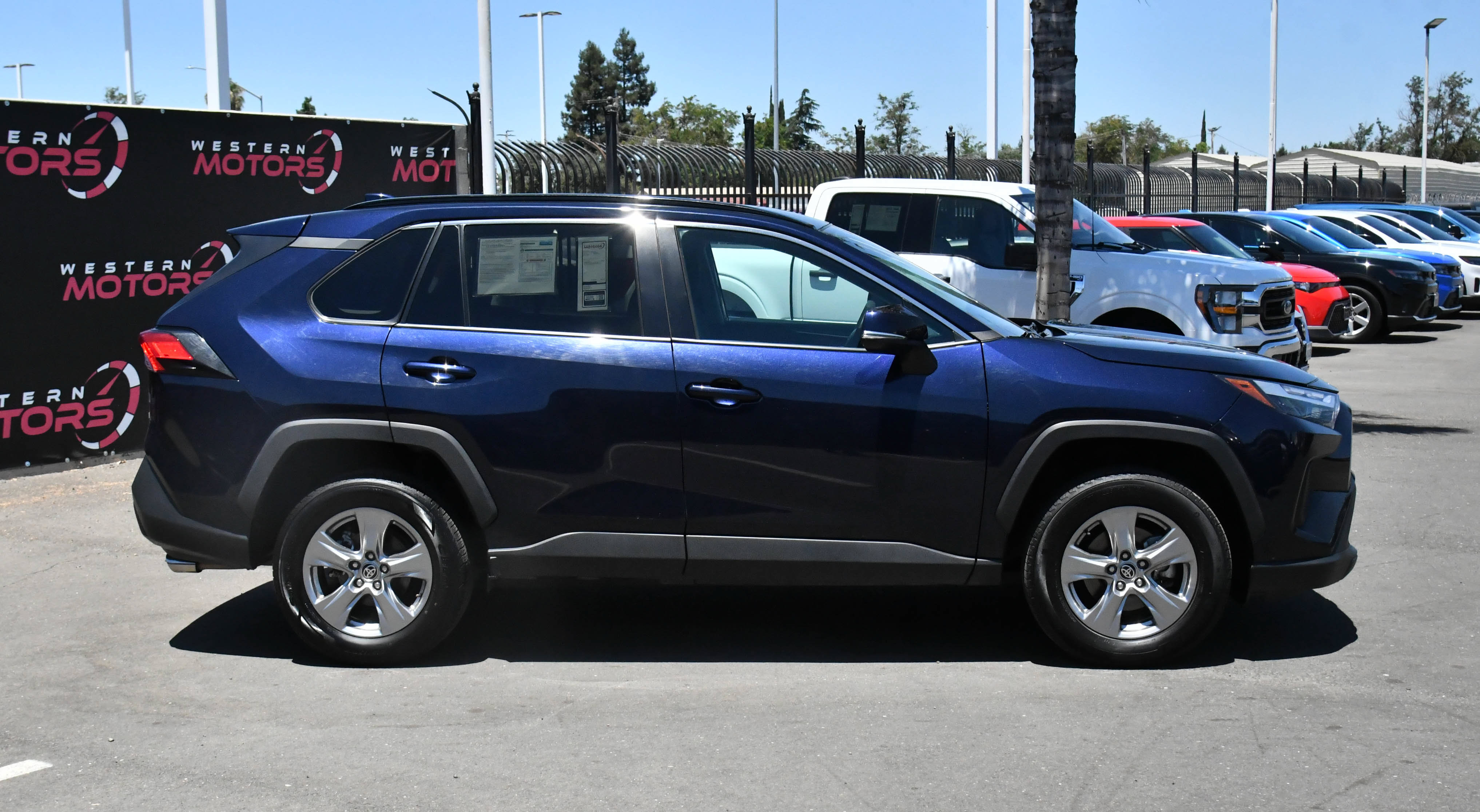 Used 2024 Toyota RAV4 XLE FWD image 9