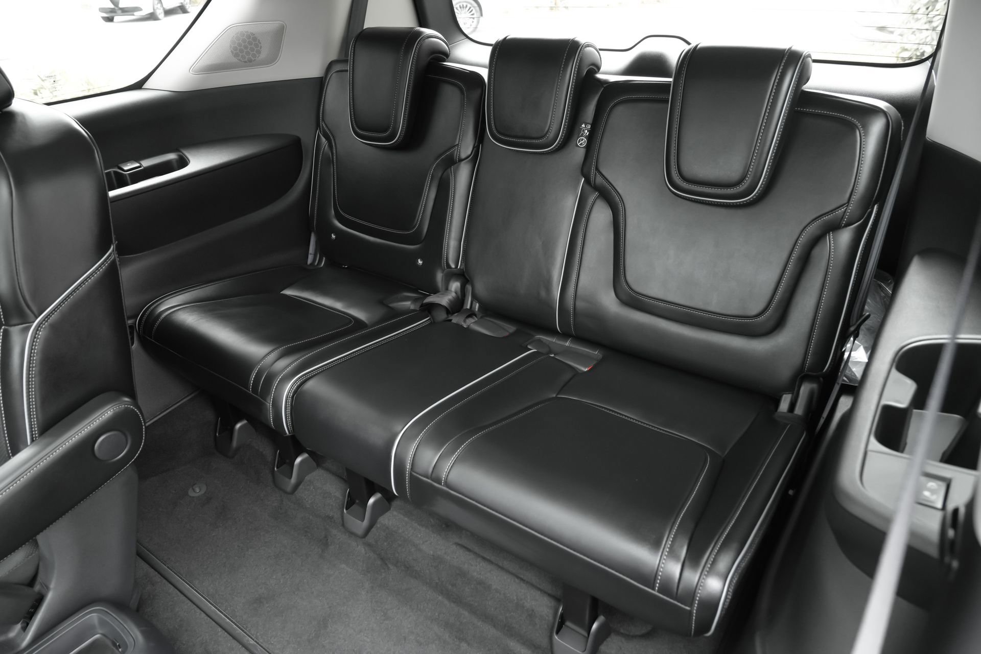 Certified 2026 INFINITI QX80 Luxe w/ Cargo Package AWD/4WD image 43