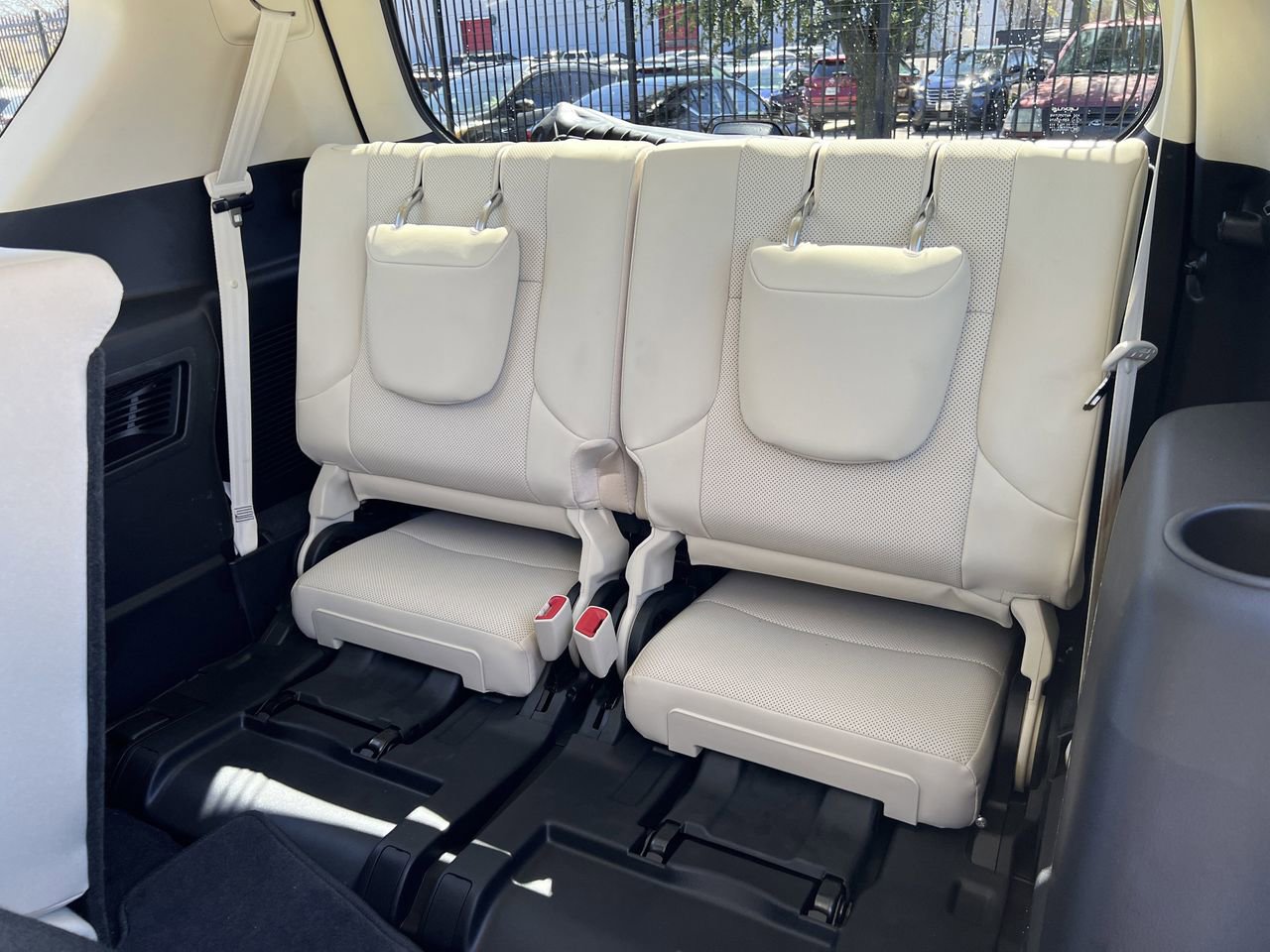 Used 2022 Lexus GX 460 Premium w/ Premium Package image 28