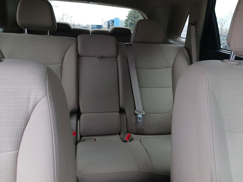 Used 2015 Kia Sorento LX image 16
