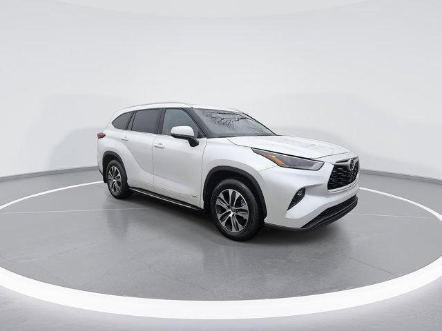 Certified 2026 Toyota Highlander XLE image 3