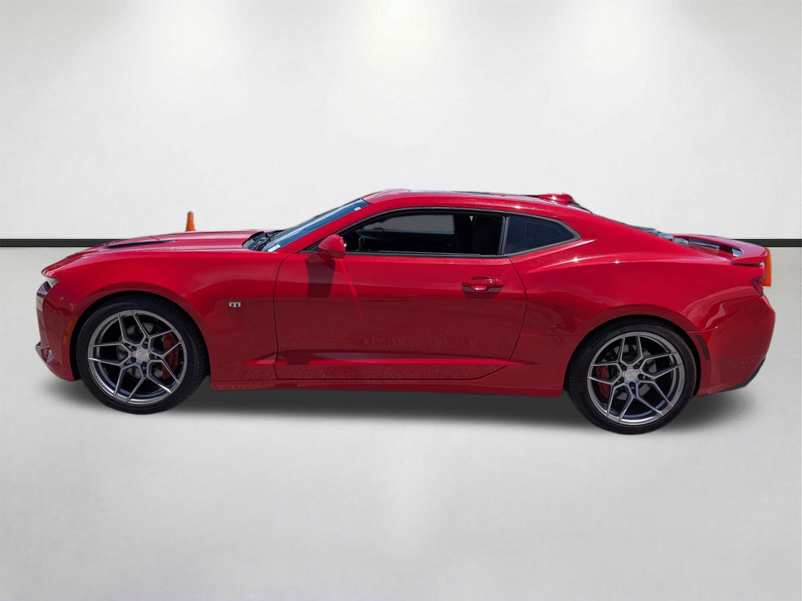 Used 2017 Chevrolet Camaro SS RWD image 7