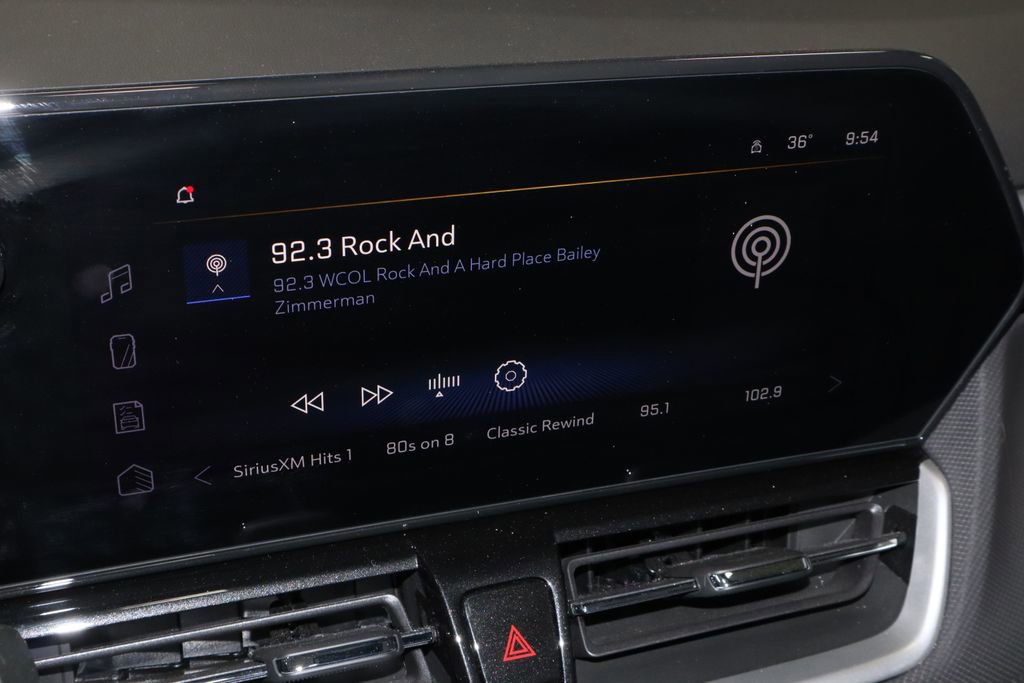 Used 2025 Chevrolet TrailBlazer LT w/ LT Cold Weather Package image 3