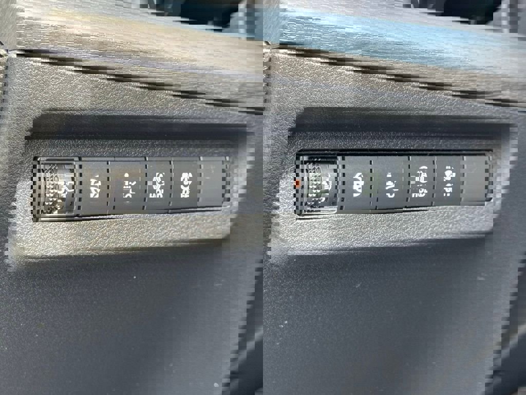 Used 2023 Nissan Ariya FWD image 22