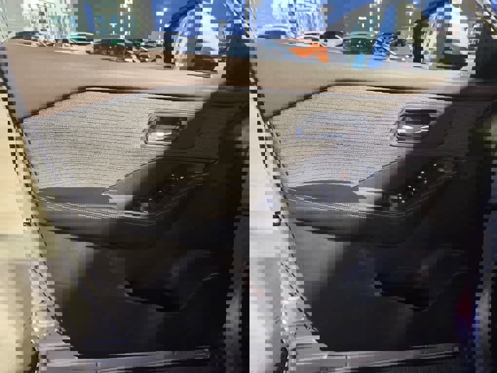 Used 2023 Nissan Rogue SV image 19