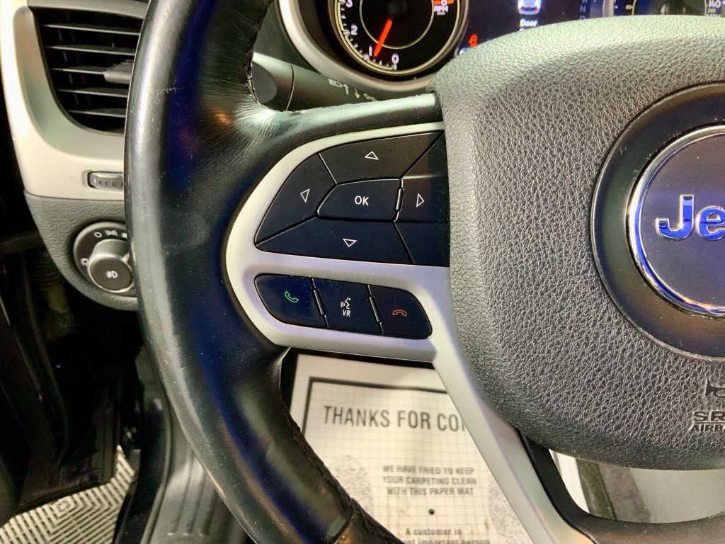 Used 2018 Jeep Cherokee Overland w/ Technology Group AWD/4WD image 22