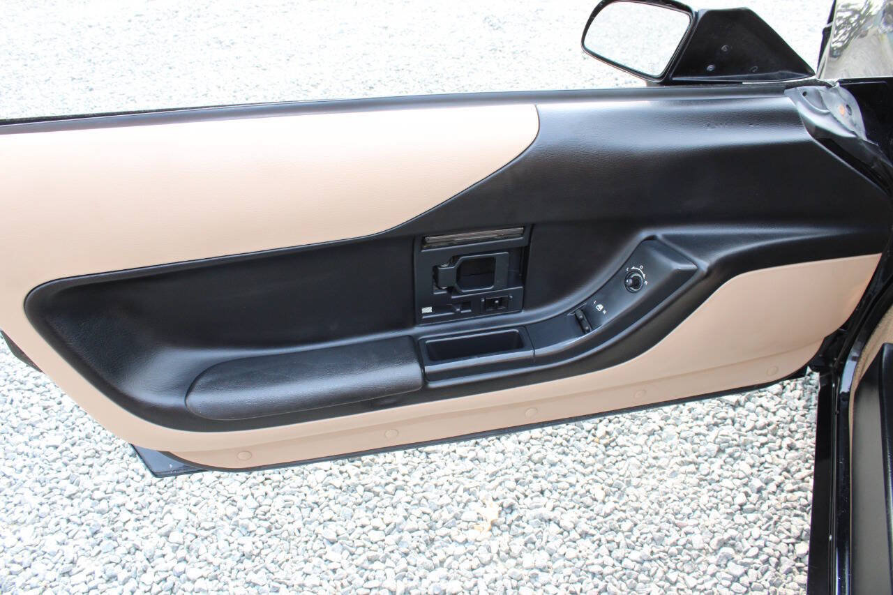 Used 1996 Chevrolet Corvette Convertible RWD image 19