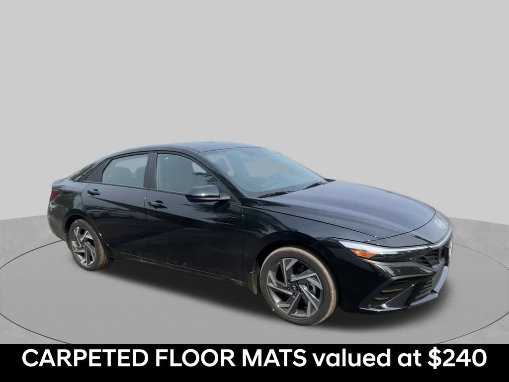 Used 2025 Hyundai Elantra Sport FWD image 2