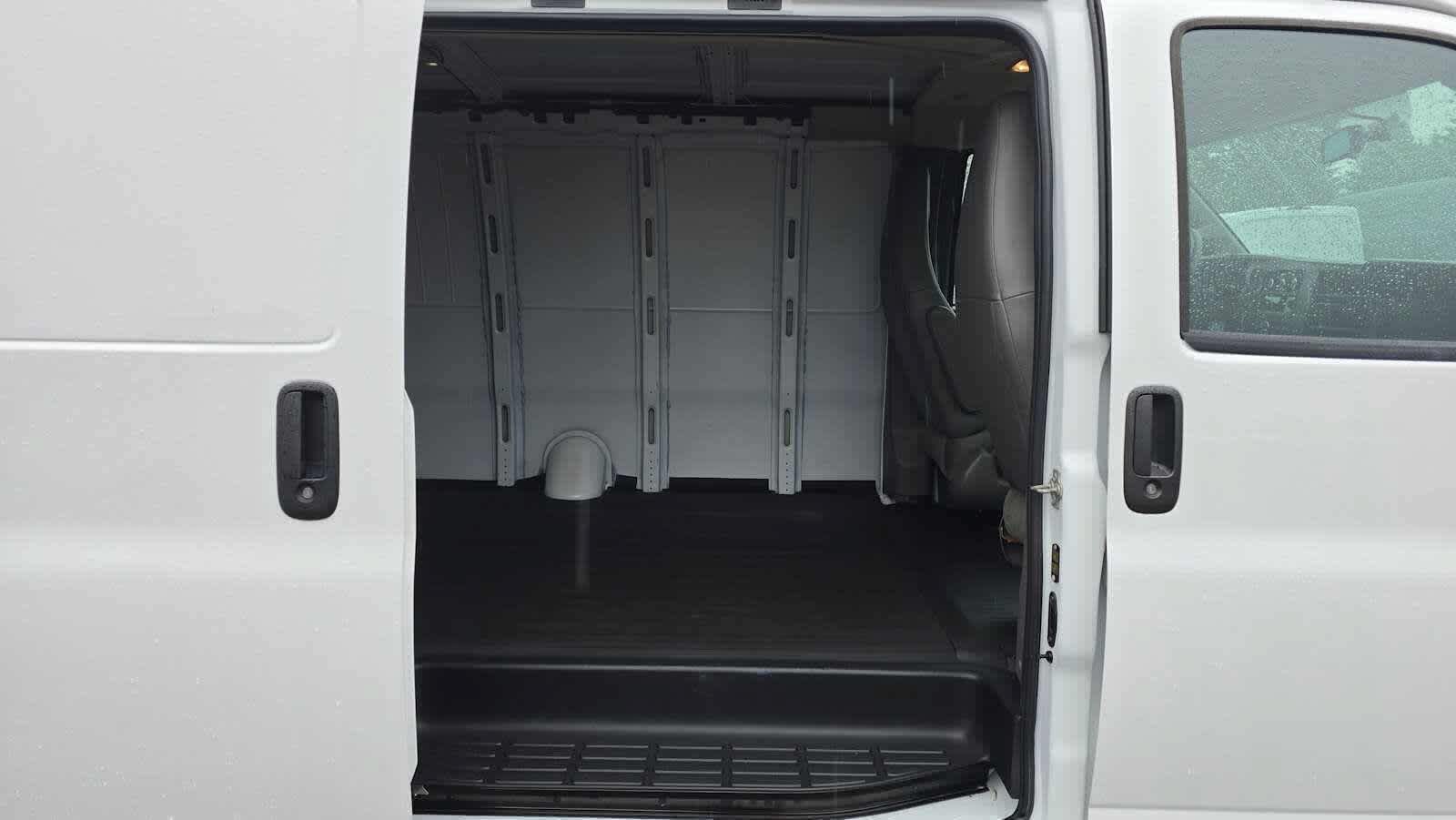 Used 2025 Chevrolet Express 2500 Extended w/ Driver Convenience Package RWD image 15