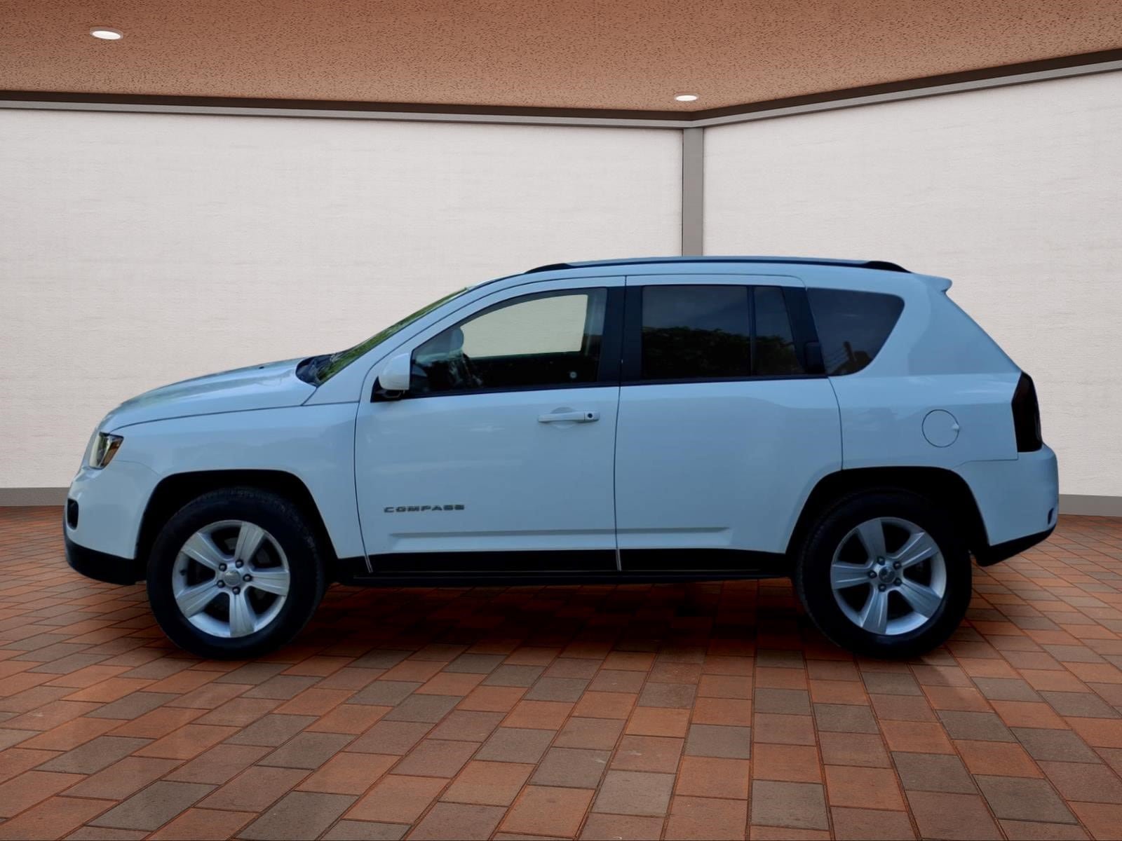 Used 2017 Jeep Compass Latitude AWD/4WD image 8