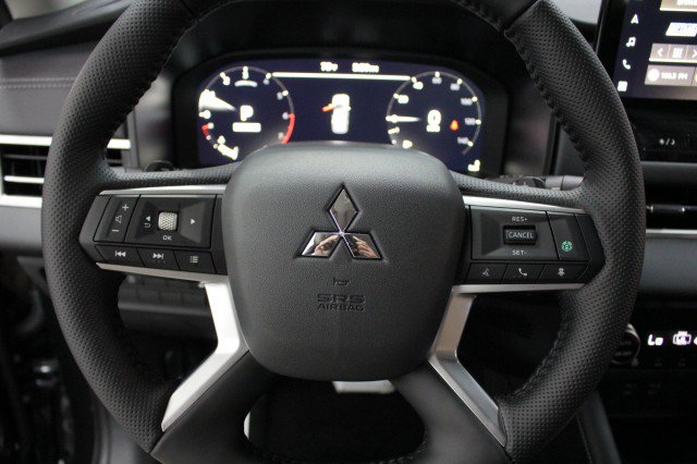 New 2026 Mitsubishi Outlander SEL image 8