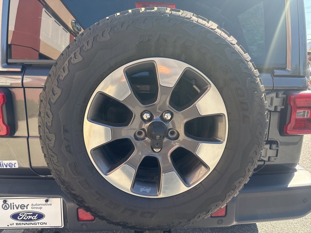 Used 2018 Jeep Wrangler Unlimited Sahara image 12