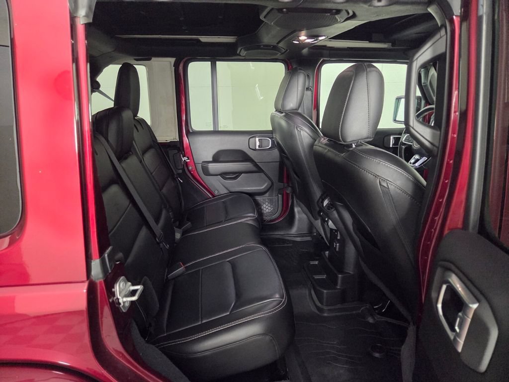 Used 2021 Jeep Wrangler Unlimited Sahara AWD/4WD image 28