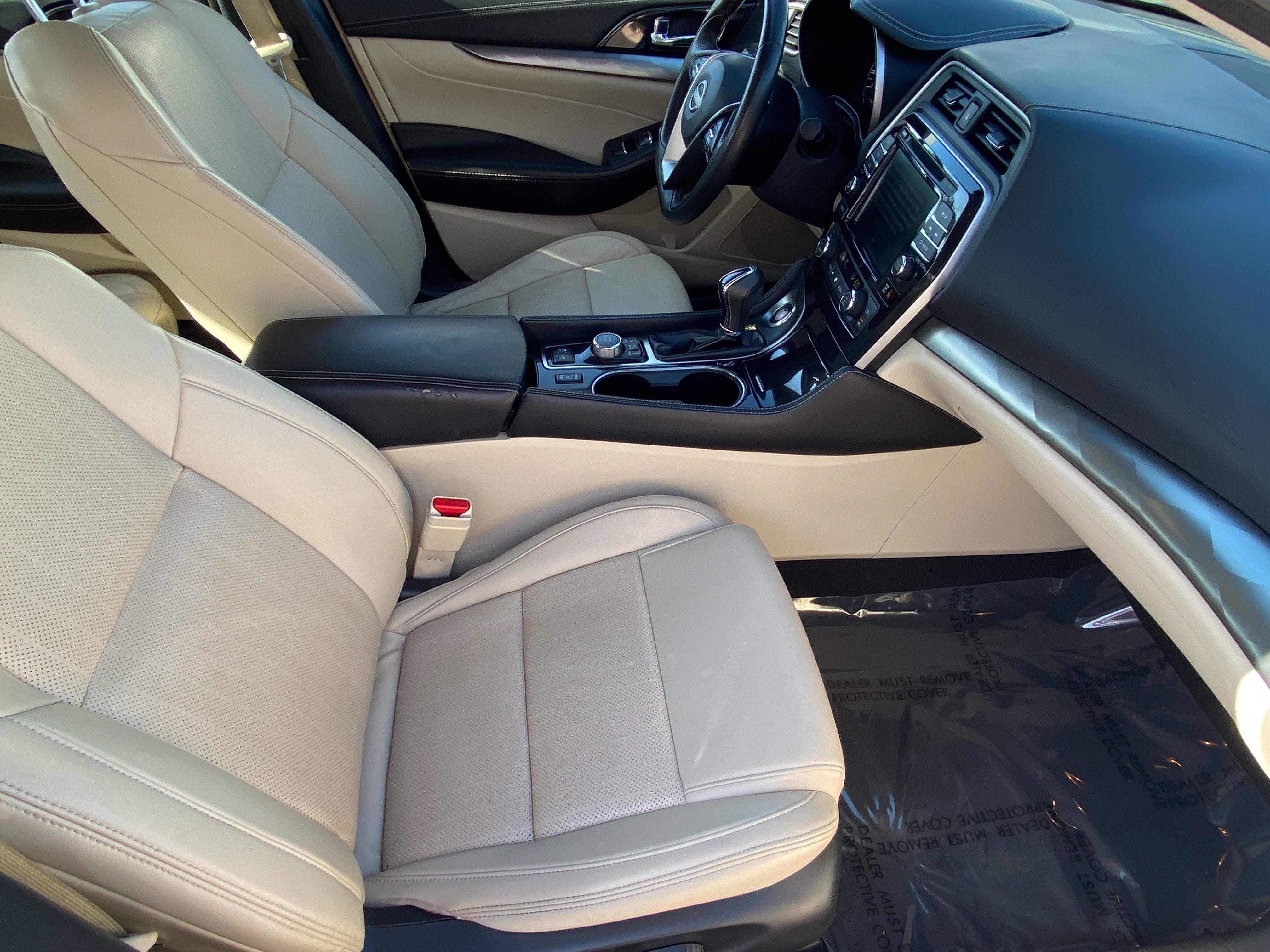 Used 2023 Nissan Maxima SV w/ Floor Mat Group FWD image 9