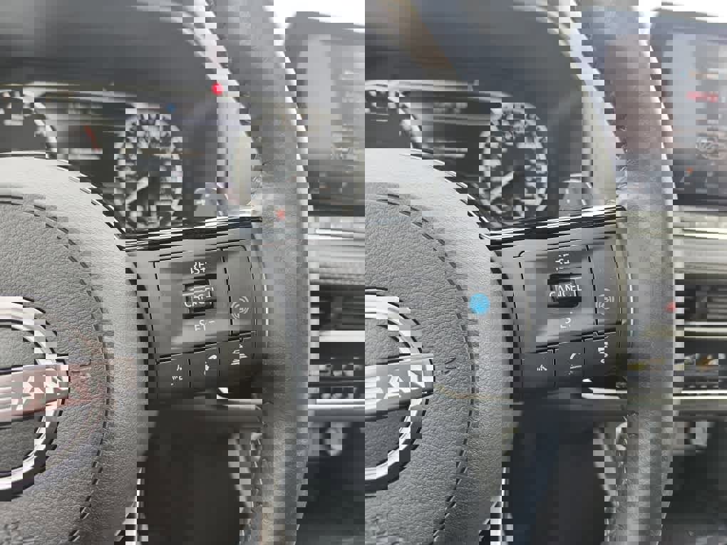 Used 2023 Nissan Rogue SV w/ SV Premium Package image 28