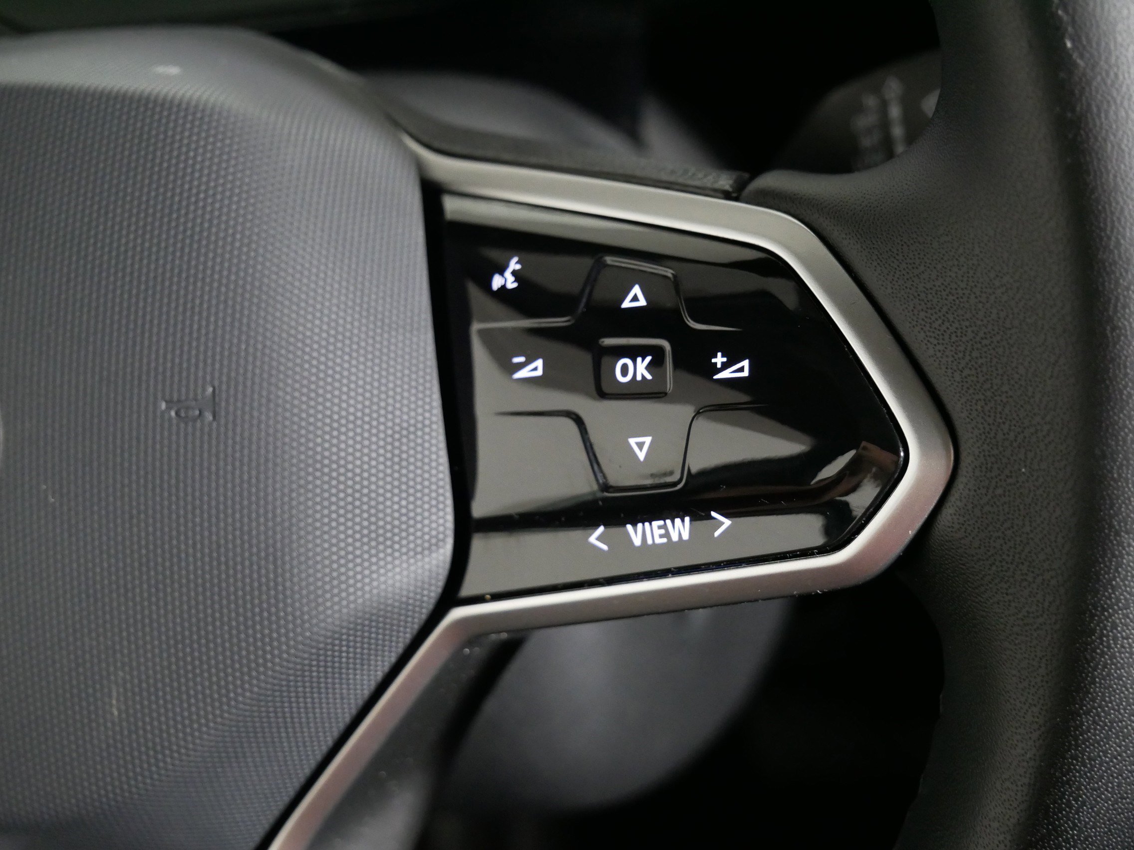 Certified 2023 Volkswagen ID.4 Pro S Plus AWD/4WD image 28