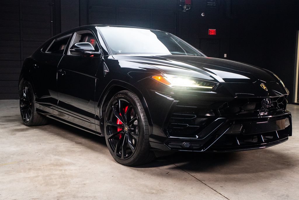 Used 2022 Lamborghini Urus AWD/4WD image 9