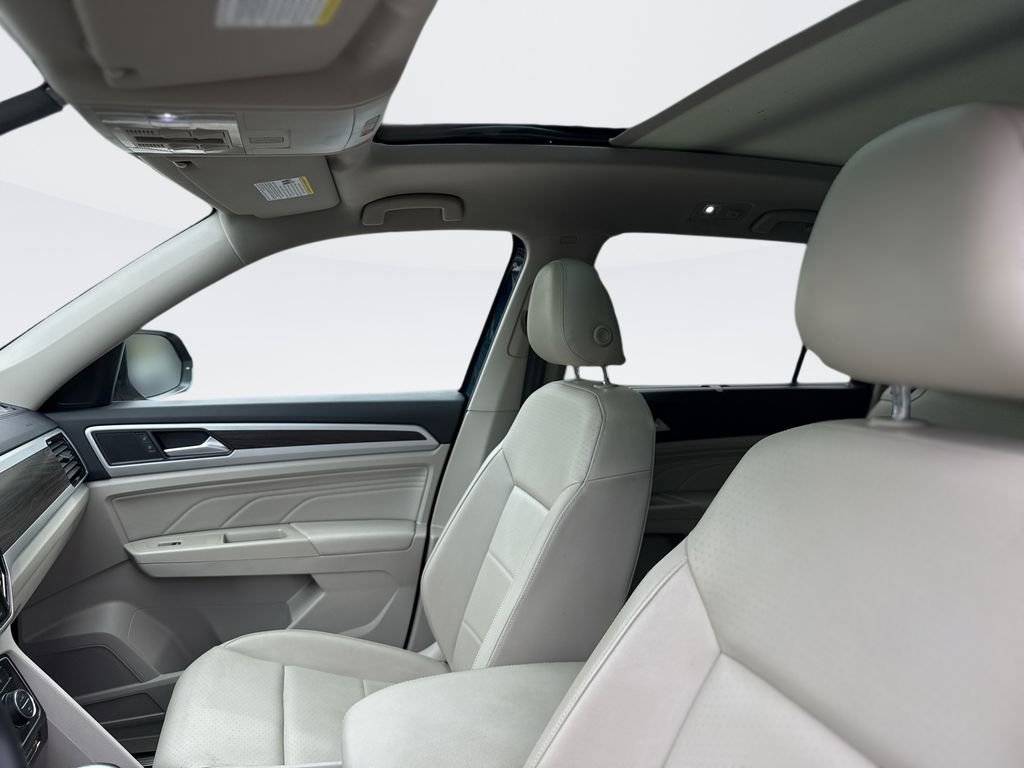 Used 2022 Volkswagen Atlas SE w/ Panoramic Sunroof Package image 16