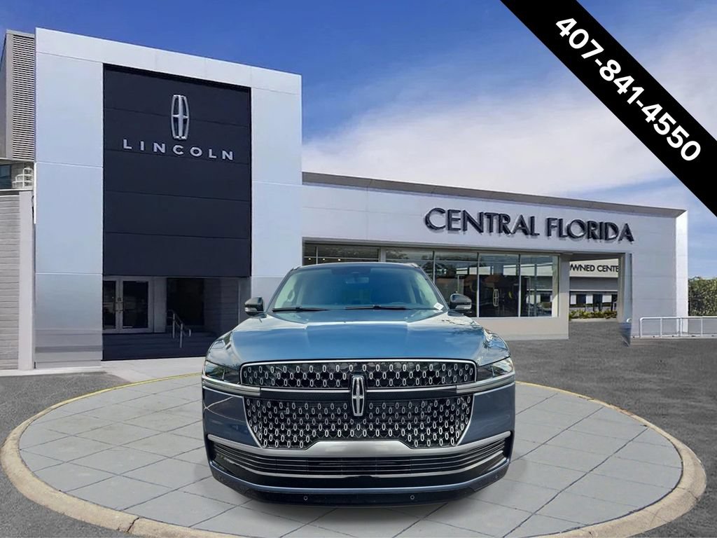 New 2027 Lincoln Navigator Premiere RWD image 2