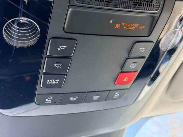 Used 2025 Kia Carnival EX image 19