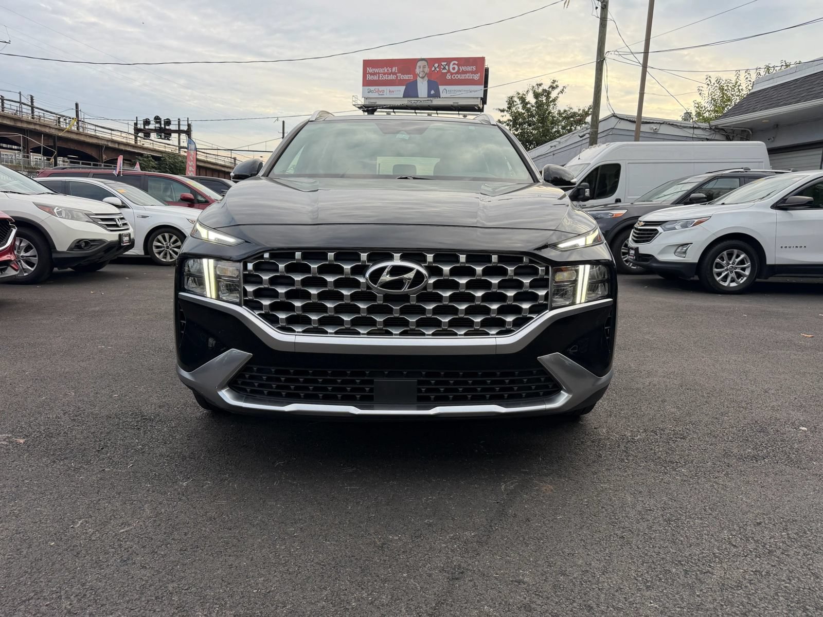 Used 2022 Hyundai Santa Fe SEL w/ Convenience + Premium Package FWD image 4