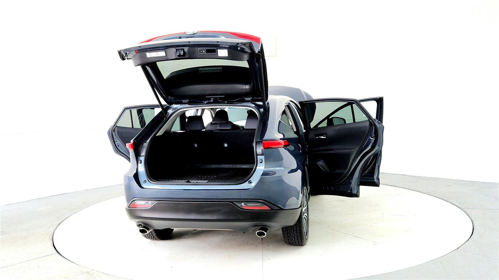 Certified 2024 Toyota Venza LE image 11