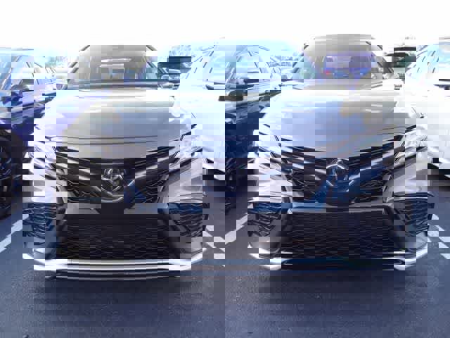 Used 2023 Toyota Camry XSE image 2